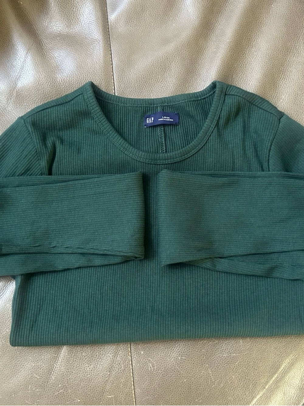 Gap - Long Sleeve Ribbed Tee - Picture 2 of 5